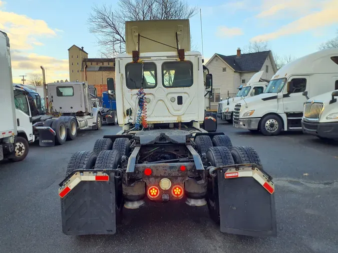 2016 FREIGHTLINER/MERCEDES CASCADIA 125