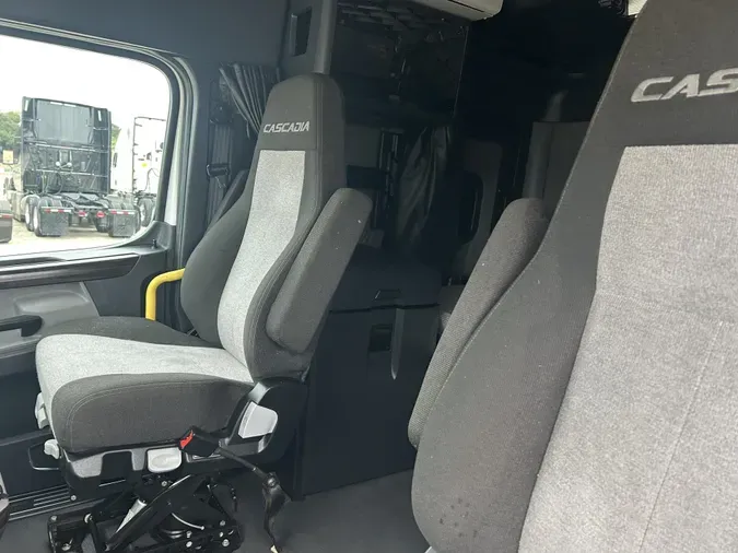 2021 Freightliner Cascadia