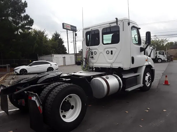 2018 FREIGHTLINER/MERCEDES CASCADIA 113