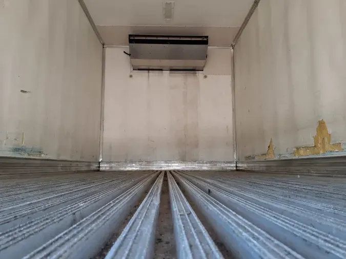2020 HINO HINO 195