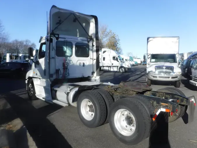 2018 FREIGHTLINER/MERCEDES CASCADIA 125