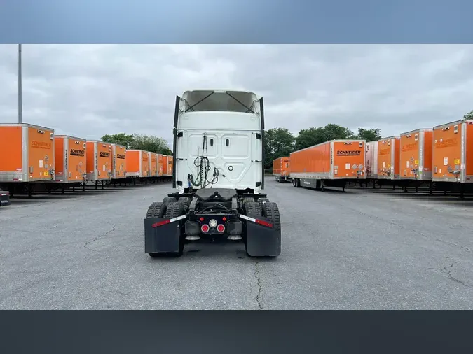 2020 Freightliner Cascadia 126