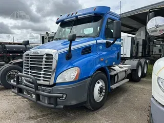 2017 FREIGHTLINER CASCADIA 113