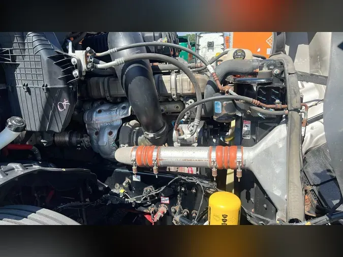 2020 Freightliner Cascadia 126