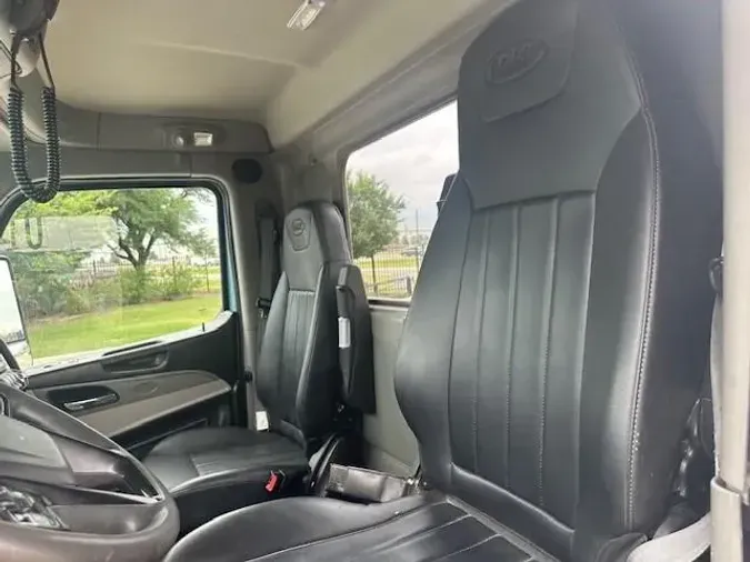 2022 Peterbilt 567