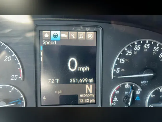 2021 Freightliner Cascadia 126c74f7690be825f4ac61f4cf822d36a26