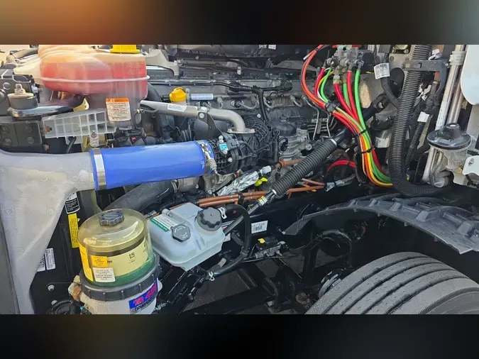 2022 Freightliner Cascadia 126