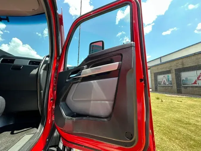 2023 KENWORTH T680