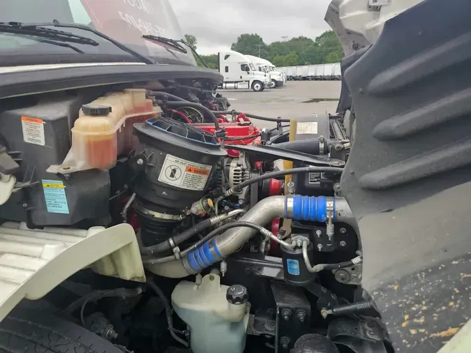 2019 FREIGHTLINER M2 106