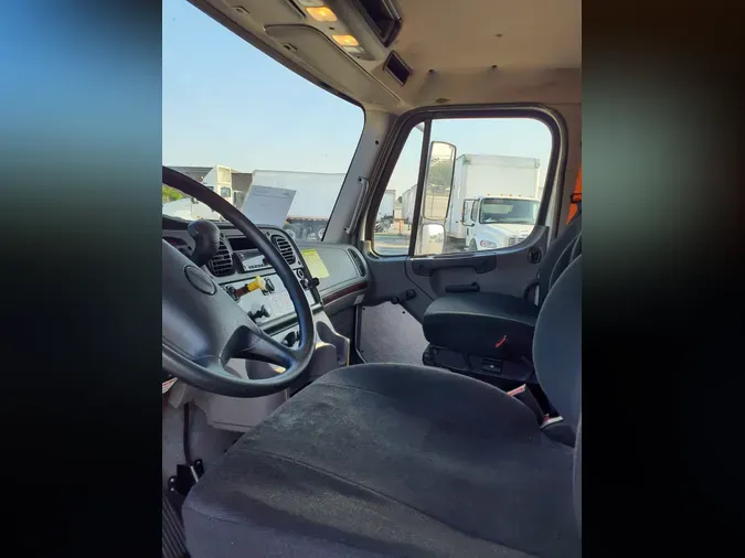 2019 FREIGHTLINER/MERCEDES M2 106