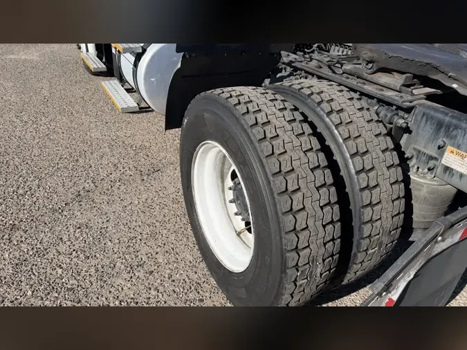 2017 FREIGHTLINER/MERCEDES CASCADIA 113