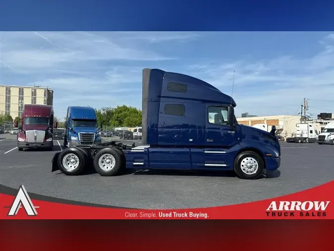2022 VOLVO VNL760