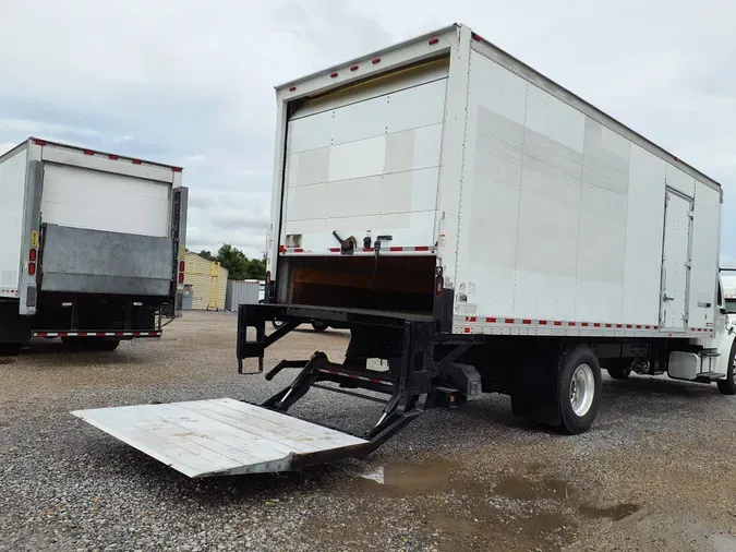 2018 FREIGHTLINER/MERCEDES M2 106