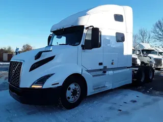 2019 VOLVO VNL64T-760