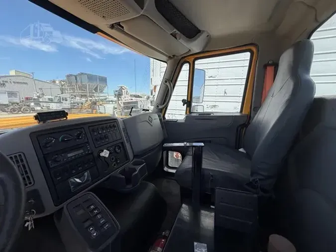 2011 INTERNATIONAL WORKSTAR 7600