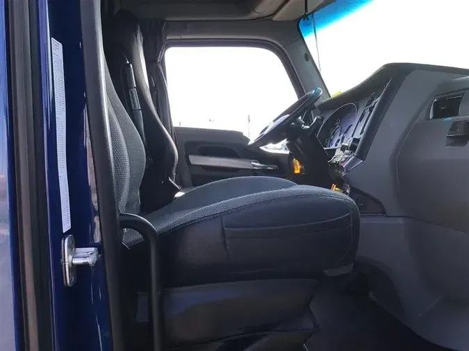 2022 KENWORTH T680c771749d5837dc4f6bb39b2430d874df