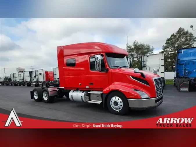2021 VOLVO VNL740