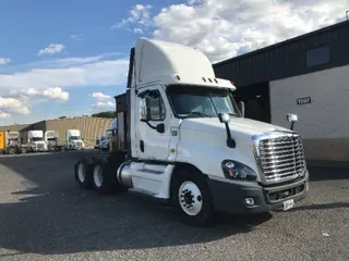 2016 FREIGHTLINER X12564ST