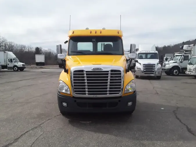 2019 FREIGHTLINER/MERCEDES CASCADIA 125