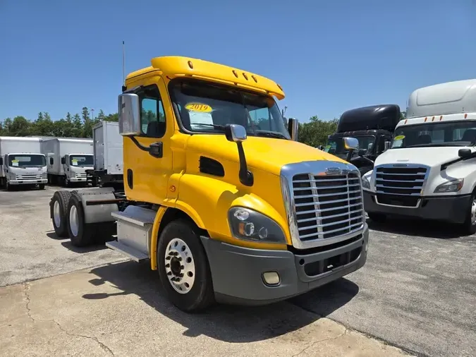 2019 FREIGHTLINER CASCADIA 113