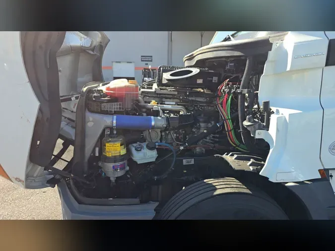 2020 Freightliner Cascadia 126