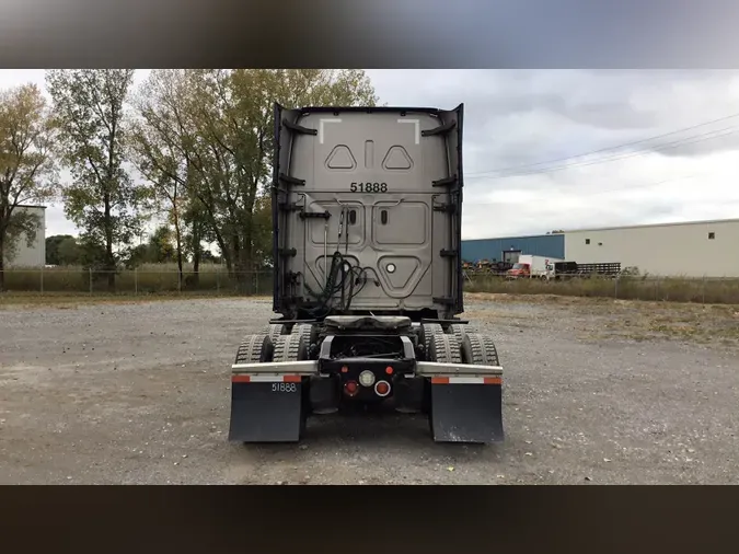 2021 Freightliner Cascadia 126