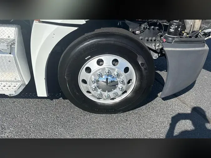 2019 FREIGHTLINER CA126
