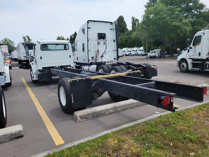 2018 FREIGHTLINER/MERCEDES M2 106