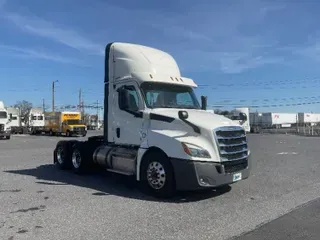 2018 Freightliner T12664ST