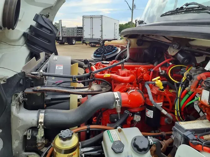 2019 FREIGHTLINER M2 106