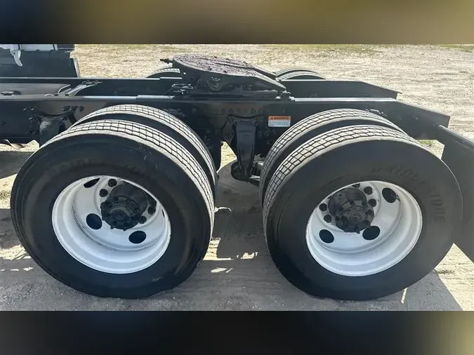 2021 FREIGHTLINER CA126