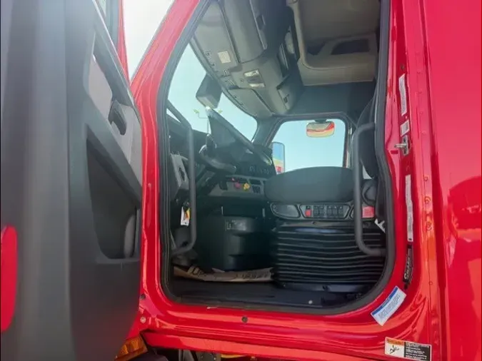 2022 FREIGHTLINER CA116