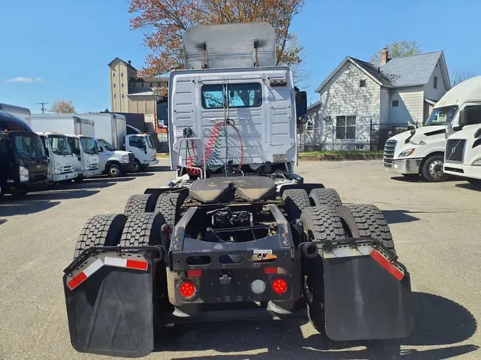 2019 VOLVO VNL