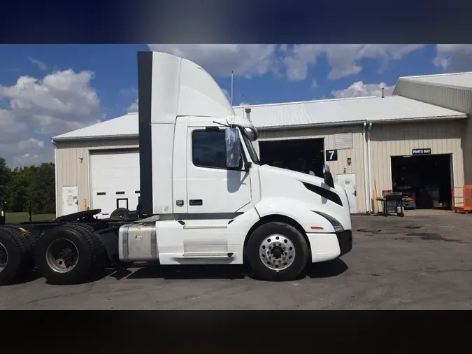 2020 Volvo VNL300c78cc28e3c740b8254fb4ab9cffac120
