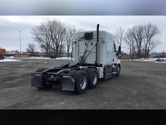 2021 Freightliner Cascadia 126