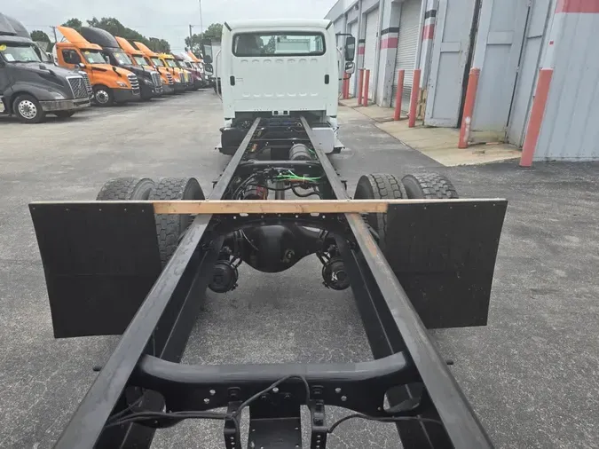 2019 FREIGHTLINER/MERCEDES M2 106