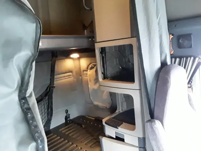 2019 FREIGHTLINER/MERCEDES CASCADIA 125