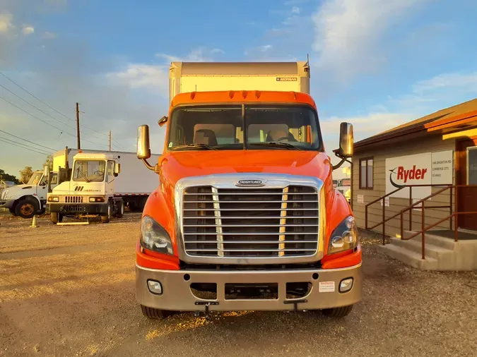 2018 FREIGHTLINER/MERCEDES CASCADIA 113