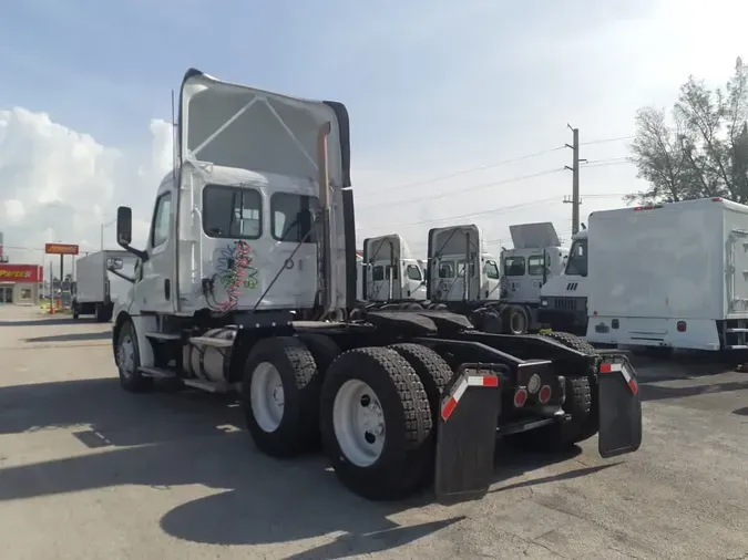 2019 FREIGHTLINER NEW CASCADIA PX12664