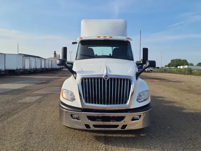 2019 NAVISTAR INTERNATIONAL LT625 DAYCAB T/A