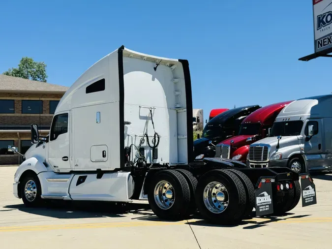 2022 KENWORTH T680