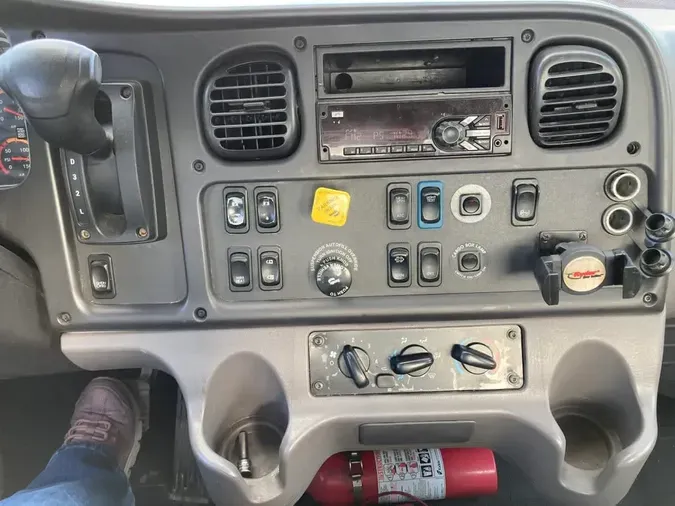 2020 FREIGHTLINER/MERCEDES M2 106