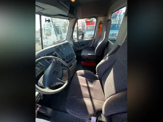 2018 FREIGHTLINER/MERCEDES CASCADIA 125