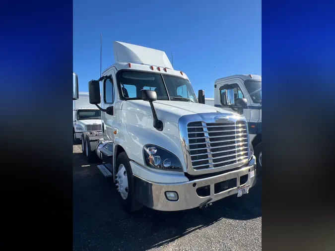 2018 FREIGHTLINER/MERCEDES CASCADIA 125