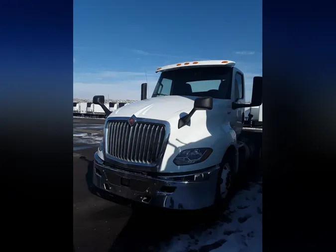 2019 NAVISTAR INTERNATIONAL LT625 DAYCAB T/A