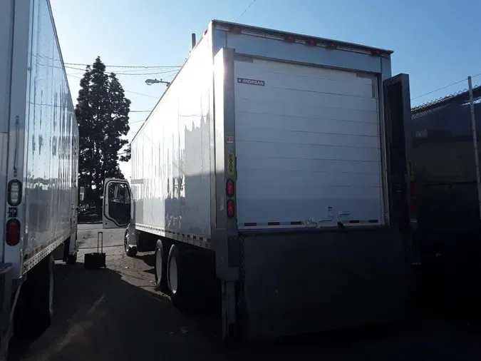 2018 FREIGHTLINER/MERCEDES M2 106