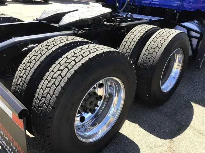 2022 FREIGHTLINER CA126