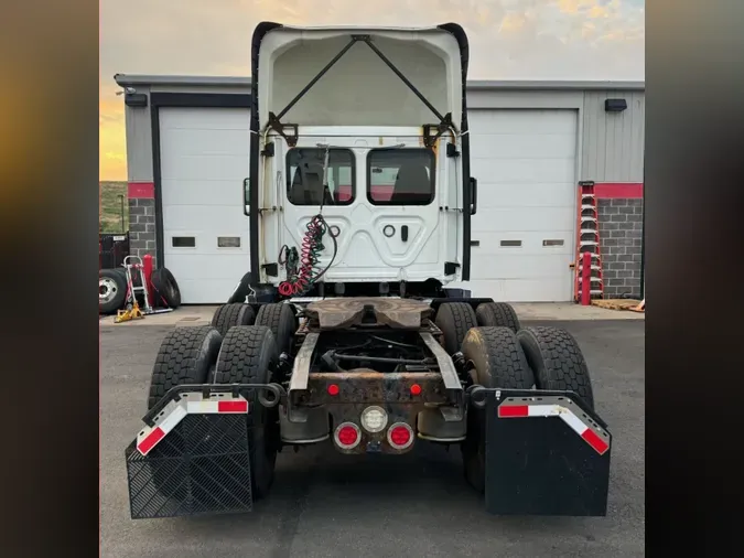 2019 FREIGHTLINER/MERCEDES CASCADIA 125