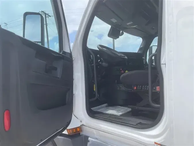 2023 FREIGHTLINER CA126