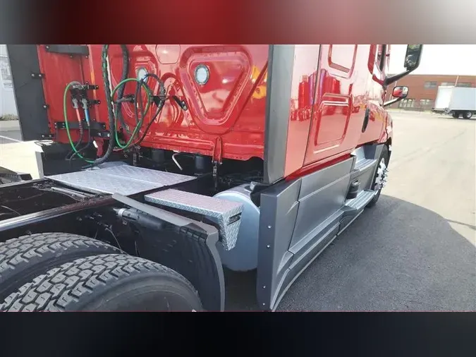 2023 FREIGHTLINER CA126